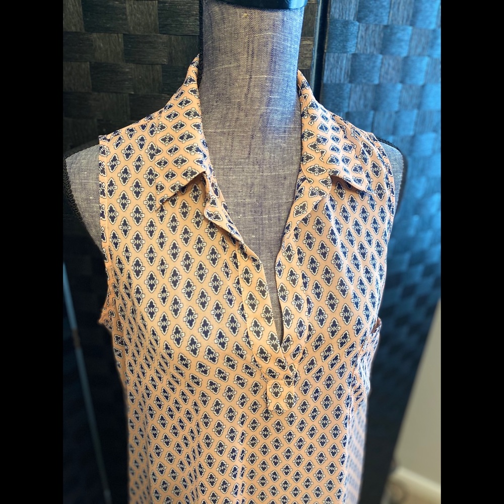 Sleeveless Top Brown and Tan print size Lrg